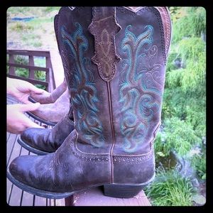 Justin’s western wear boots